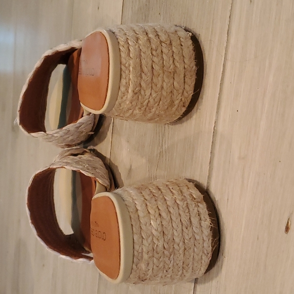 Andre Assous raffia slide heel sandal size 37 cream/beige/tan, leather sole - Picture 9 of 9